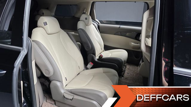 Kia CARNIVAL 9-Seater Signature купить на сайте DeffCars