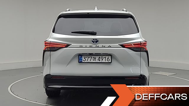 Toyota SIENNA 2.5 Hybrid 2WD купить на сайте DeffCars
