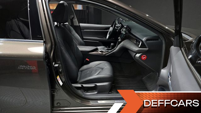 Toyota CAMRY 2.5 XLE Hybrid купить на сайте DeffCars