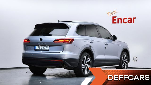 Volkswagen TOUAREG 3.0 TDI Premium купить на сайте DeffCars