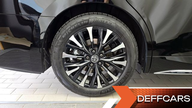 Toyota ALPHARD 2.5 HEV Executive AWD купить на сайте DeffCars
