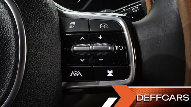 Kia CARNIVAL Gasoline 9-Seater Signature купить на сайте DeffCars