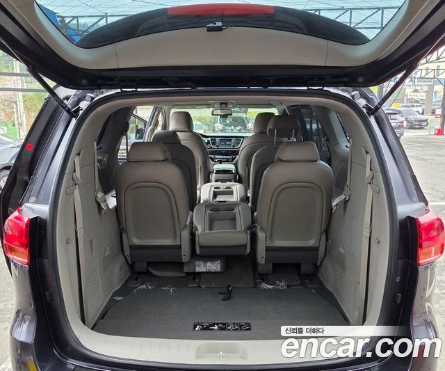 Kia CARNIVAL 11-Seater Prestige купить на сайте DeffCars