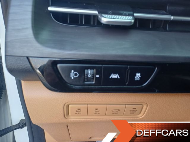 Kia CARNIVAL 9-Seater Signature купить на сайте DeffCars