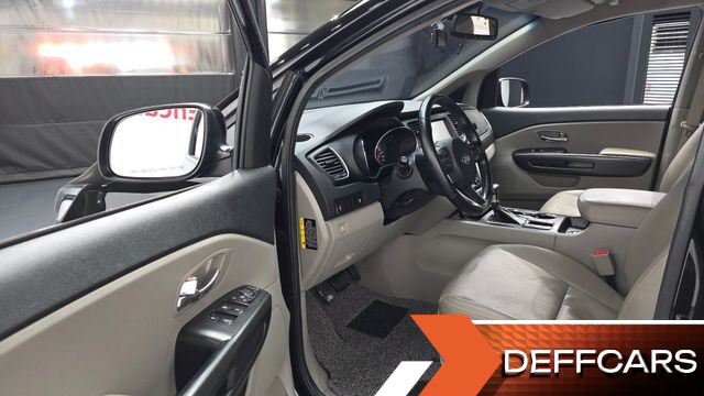 Kia CARNIVAL 9-Seater Luxury купить на сайте DeffCars