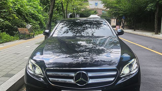Mercedes E-CLASS E220d Avantgarde купить на сайте DeffCars