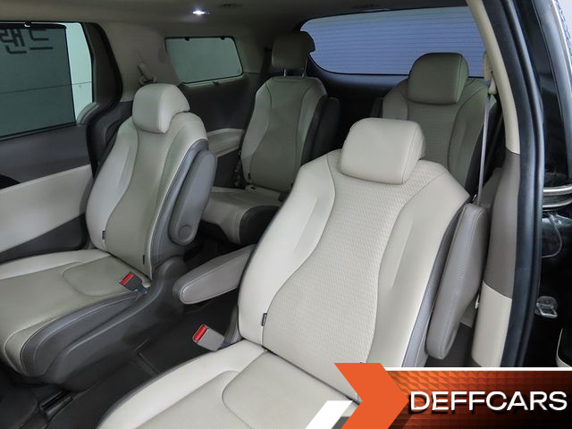 Kia CARNIVAL 9-Seater Signature купить на сайте DeffCars