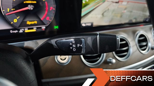 Mercedes E-CLASS E300 Exclusive купить на сайте DeffCars