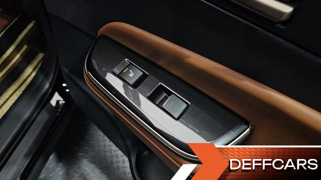Toyota CROWN 2.5 4WD Hybrid купить на сайте DeffCars