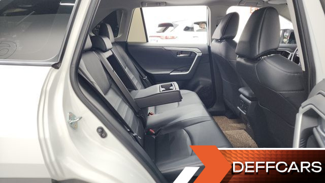 Toyota RAV4 2,5 4WD Hybrid LTD купить на сайте DeffCars