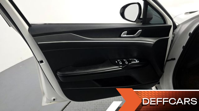 Kia K5 2.0 LPI Prestige купить на сайте DeffCars