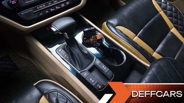 Kia CARNIVAL 9-Seater Hi-Limousine Prestige Hiroof купить на сайте DeffCars