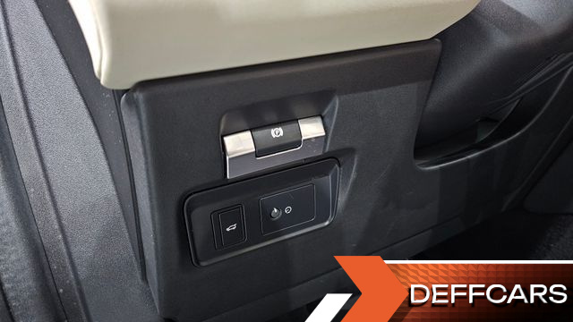 Land Rover DISCOVERY SPORT D180 SE купить на сайте DeffCars