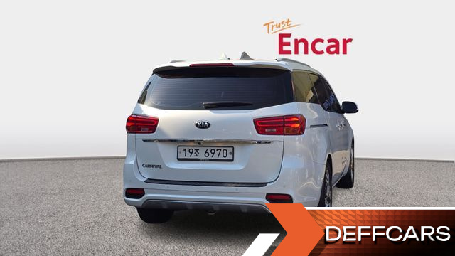 Kia CARNIVAL 9-Seater Prstige купить на сайте DeffCars