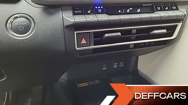 Toyota CAMRY 2.5 XLE Hybrid купить на сайте DeffCars