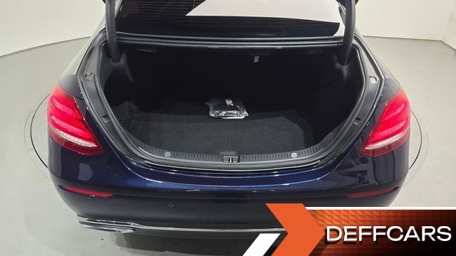 Mercedes E-CLASS E300 Avantgarde купить на сайте DeffCars