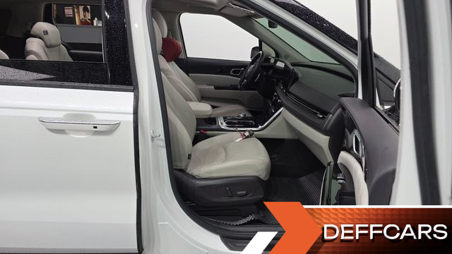 Kia CARNIVAL Gasoline 9-Seater Signature купить на сайте DeffCars