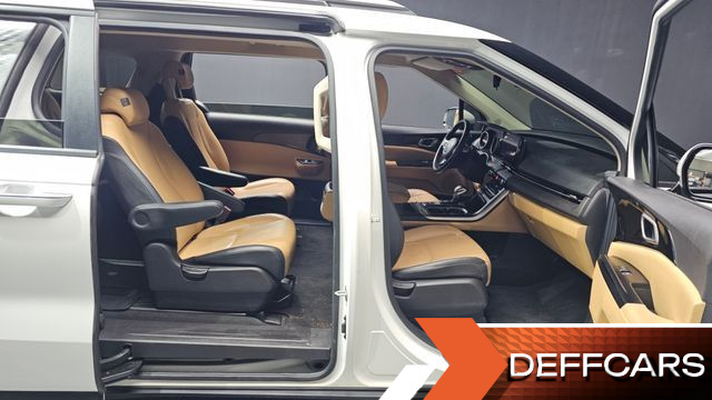 Kia CARNIVAL 9-Seater Prestige купить на сайте DeffCars