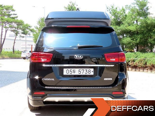 Kia CARNIVAL Gasoline 9-Seater Hi-Limousine Noblesse Special купить на сайте DeffCars