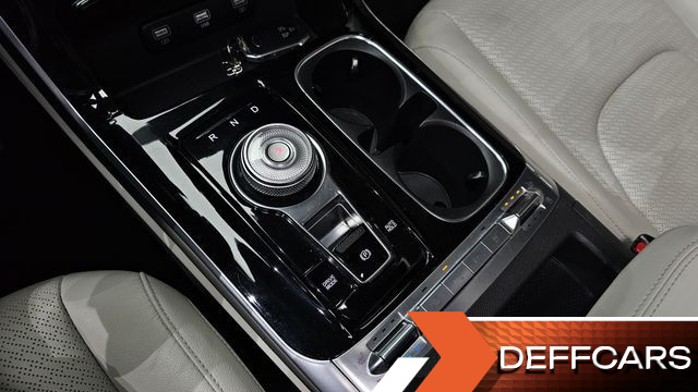 Kia CARNIVAL 9-Seater Noblesse купить на сайте DeffCars