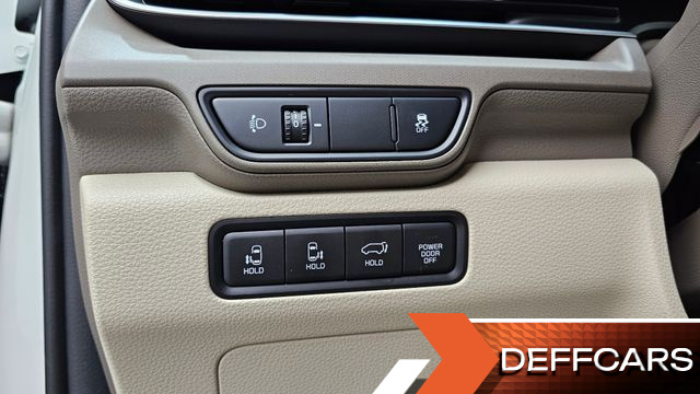 Kia CARNIVAL 9-Seater Noblesse купить на сайте DeffCars