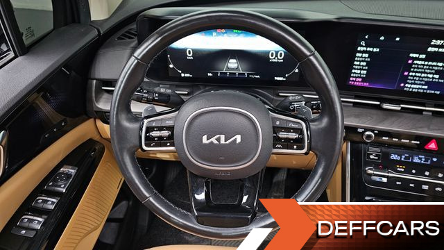 Kia CARNIVAL 9-Seater Signature купить на сайте DeffCars