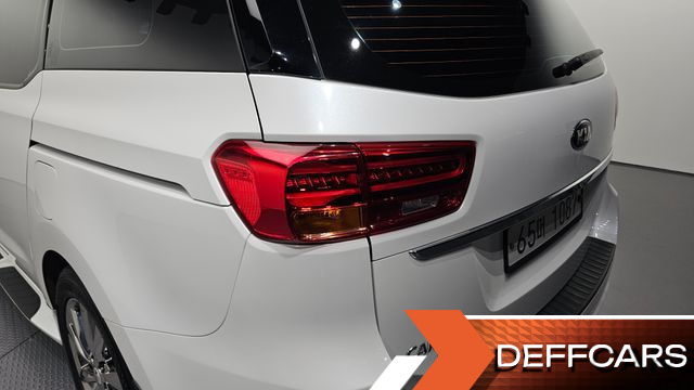 Kia CARNIVAL 9-Seater Noblesse Special купить на сайте DeffCars