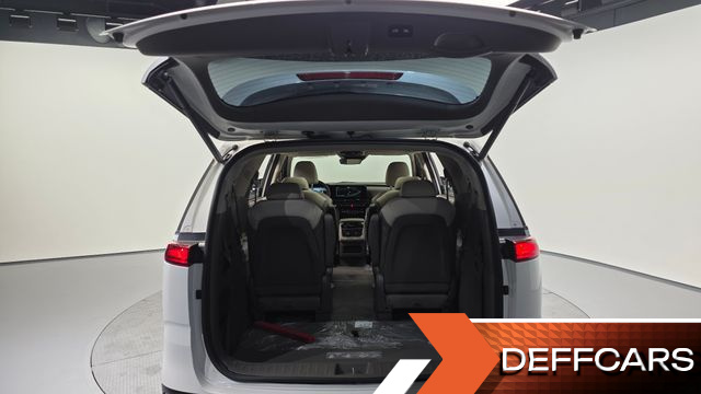 Kia CARNIVAL 9-Seater Signature купить на сайте DeffCars