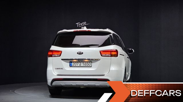 Kia CARNIVAL 9-Seater Noblesse Special купить на сайте DeffCars