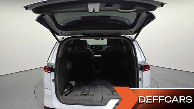 Kia CARNIVAL 7-Seater Signature купить на сайте DeffCars