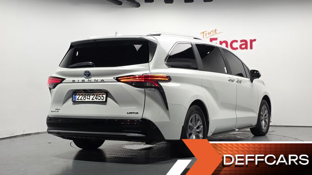 Toyota SIENNA 2.5 Hybrid AWD купить на сайте DeffCars