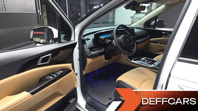 Kia CARNIVAL 9-Seater Noblesse купить на сайте DeffCars