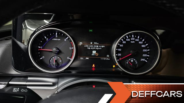 Kia CARNIVAL 9-Seater Prestige купить на сайте DeffCars