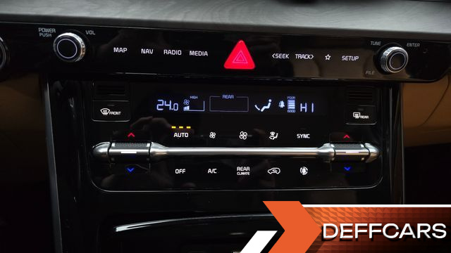 Kia CARNIVAL 9-Seater Noblesse купить на сайте DeffCars