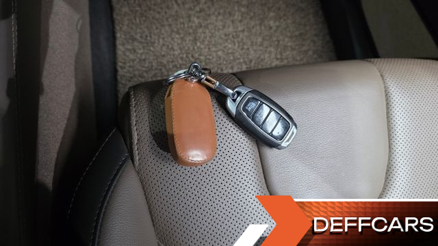 Hyundai SANTAFE Diesel 2.0 2WD Prestige купить на сайте DeffCars