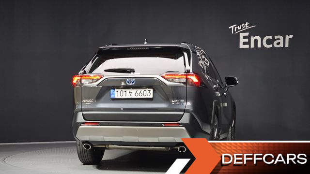 Toyota RAV4 2.5 4WD Hybrid купить на сайте DeffCars