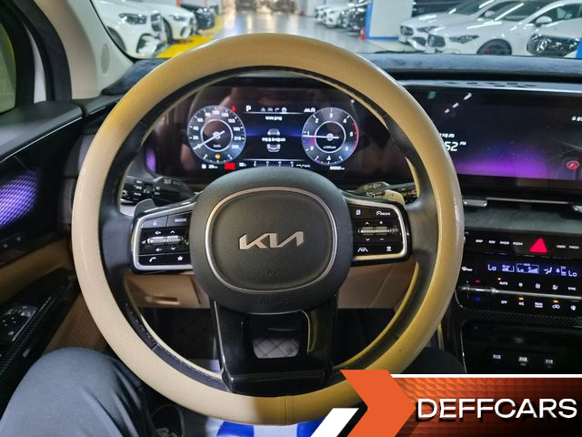 Kia CARNIVAL 9-Seater Signature купить на сайте DeffCars