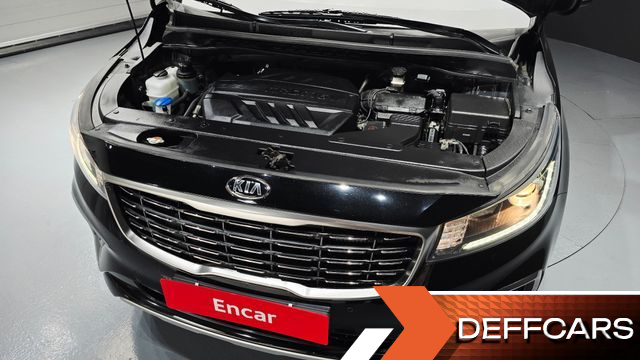 Kia CARNIVAL 9-Seater Luxury купить на сайте DeffCars