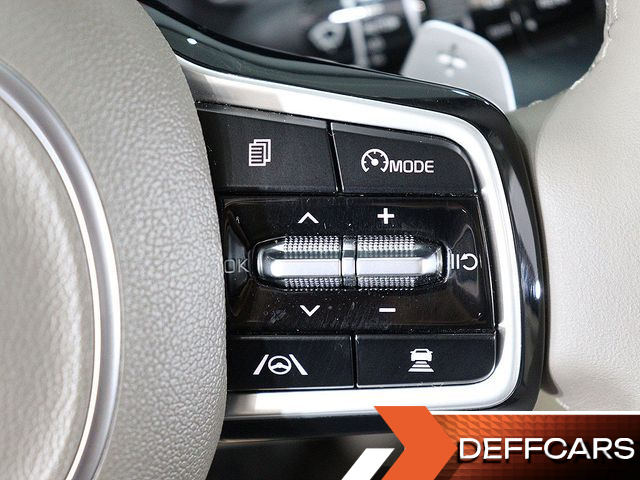 Kia CARNIVAL Gasoline 7-Seater Signature купить на сайте DeffCars
