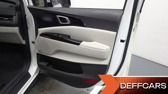 Kia CARNIVAL Gasoline 9-Seater Signature купить на сайте DeffCars
