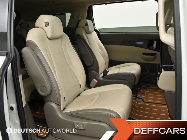 Kia CARNIVAL 9-Seater Signature купить на сайте DeffCars