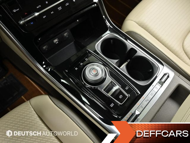 Kia CARNIVAL 9-Seater Signature купить на сайте DeffCars