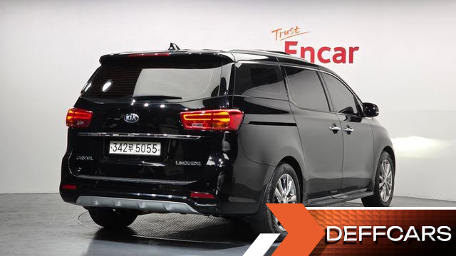 Kia CARNIVAL 7-Seater Limousine VIP купить на сайте DeffCars