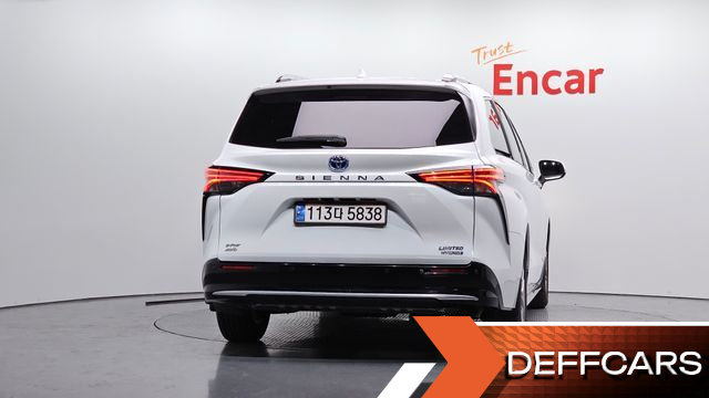 Toyota SIENNA 2.5 Hybrid AWD купить на сайте DeffCars
