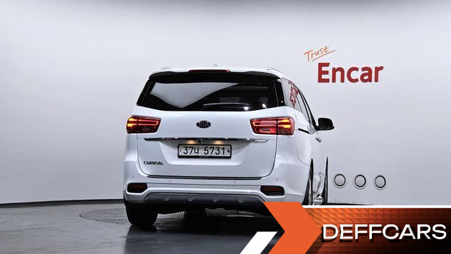 Kia CARNIVAL 9-Seater Noblesse Special купить на сайте DeffCars