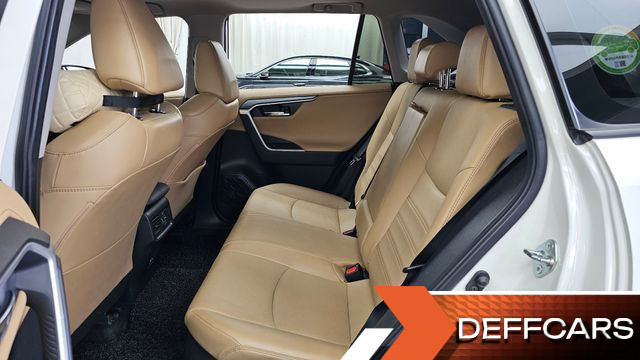 Toyota RAV4 2.5 4WD Hybrid купить на сайте DeffCars