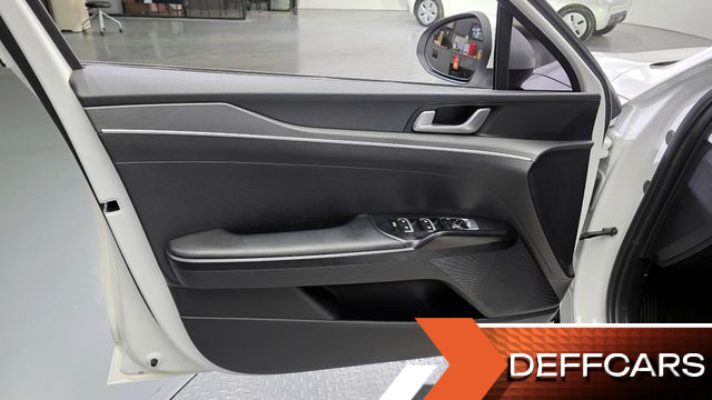 Kia K5 2.0 Prestige купить на сайте DeffCars
