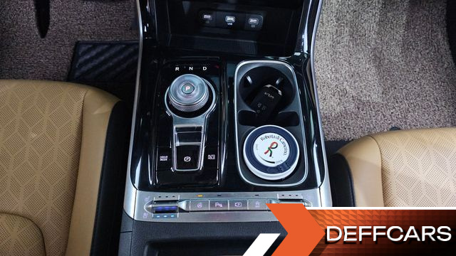 Kia CARNIVAL 9-Seater Noblesse купить на сайте DeffCars