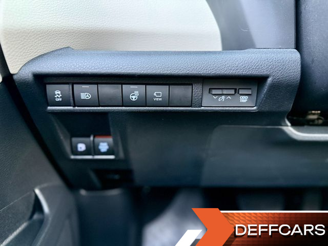 Toyota SIENNA 2.5 Hybrid 2WD купить на сайте DeffCars
