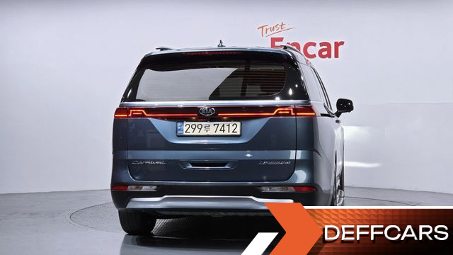 Kia CARNIVAL Gasoline 7-Seater Signature купить на сайте DeffCars